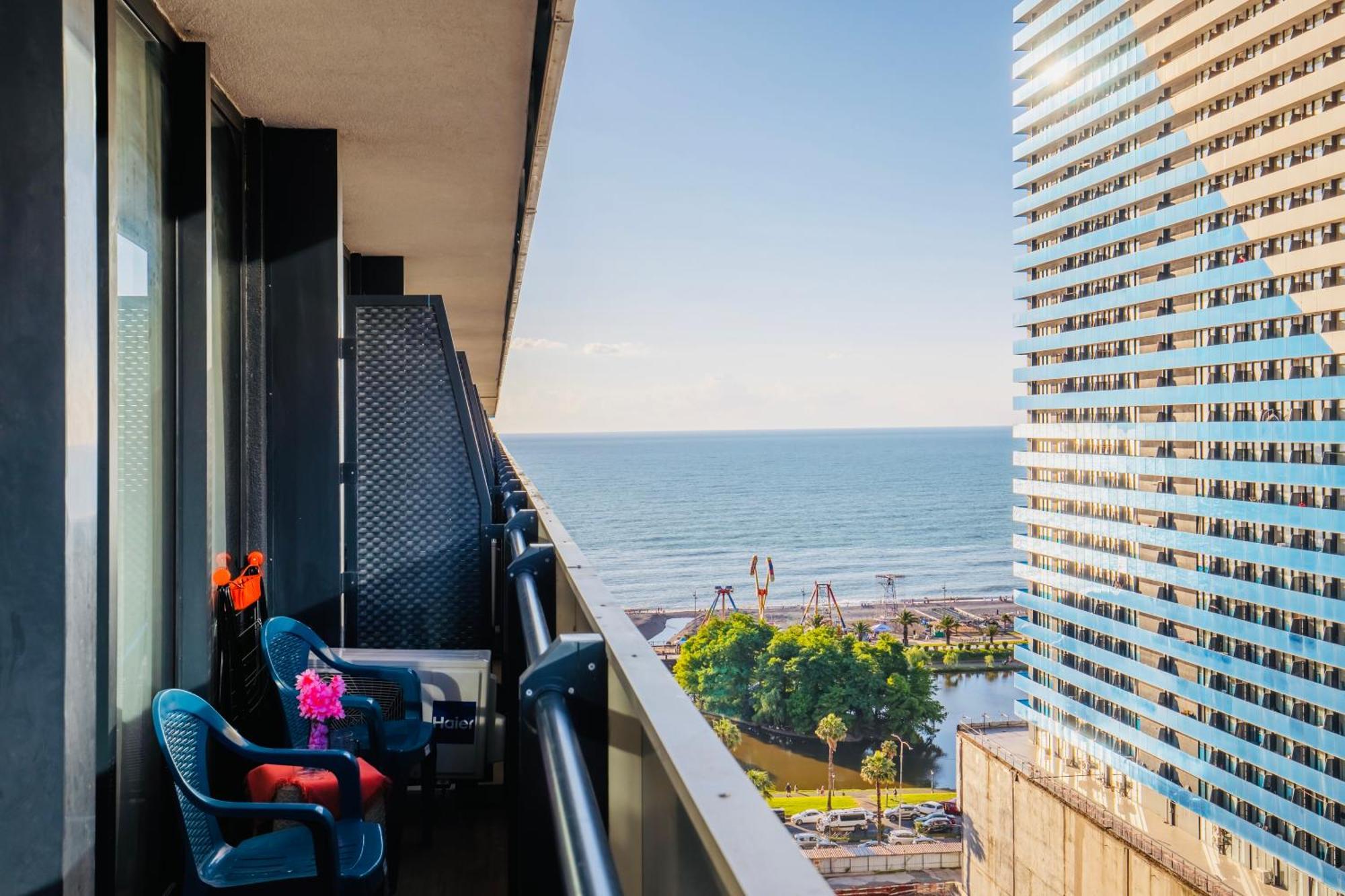 Orbi City Sea View Apartments Batoumi Extérieur photo